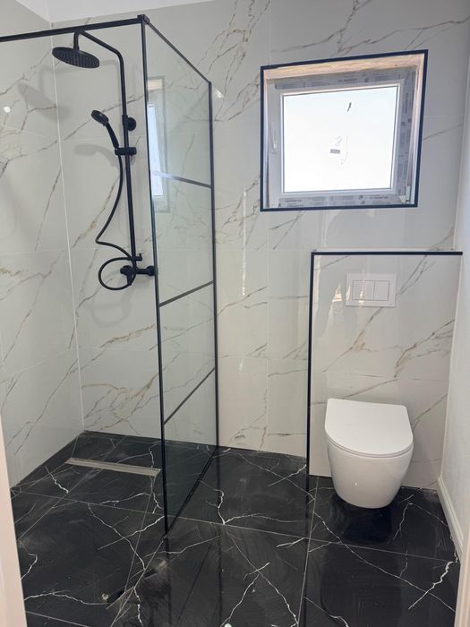 Apartamente cu 3 camere/Case insiruite
