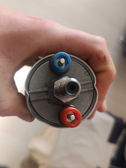 Бензонасос на Ауди 80