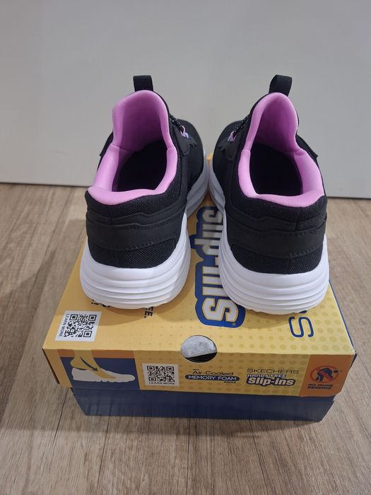 Маратонки Skechers. Размер 35.