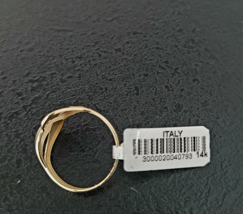 Продам женский кольцо золото