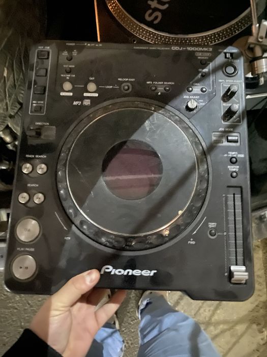 профессиональный CD-плеер для диджеев.