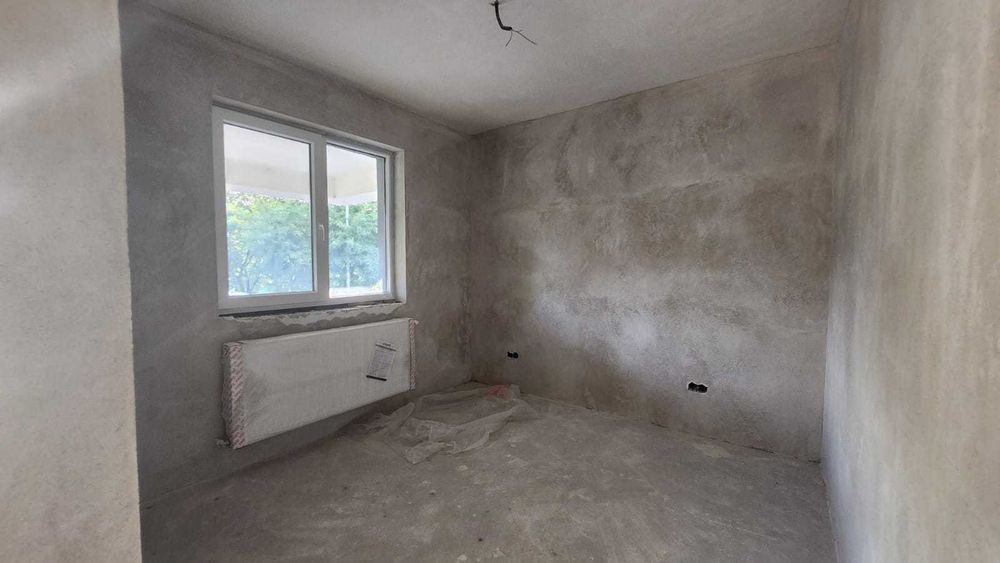 Vand apartament 2 camere + parcare