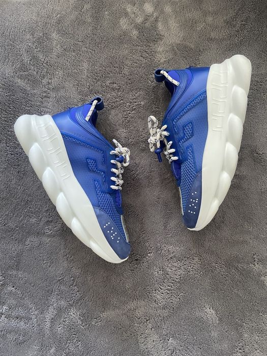 Versace chain reaction