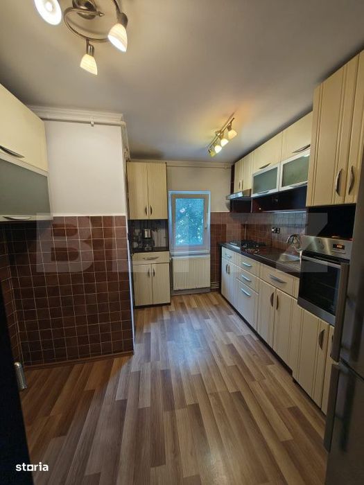 Apartament 4 camere, 82 mp utili, Micro 16