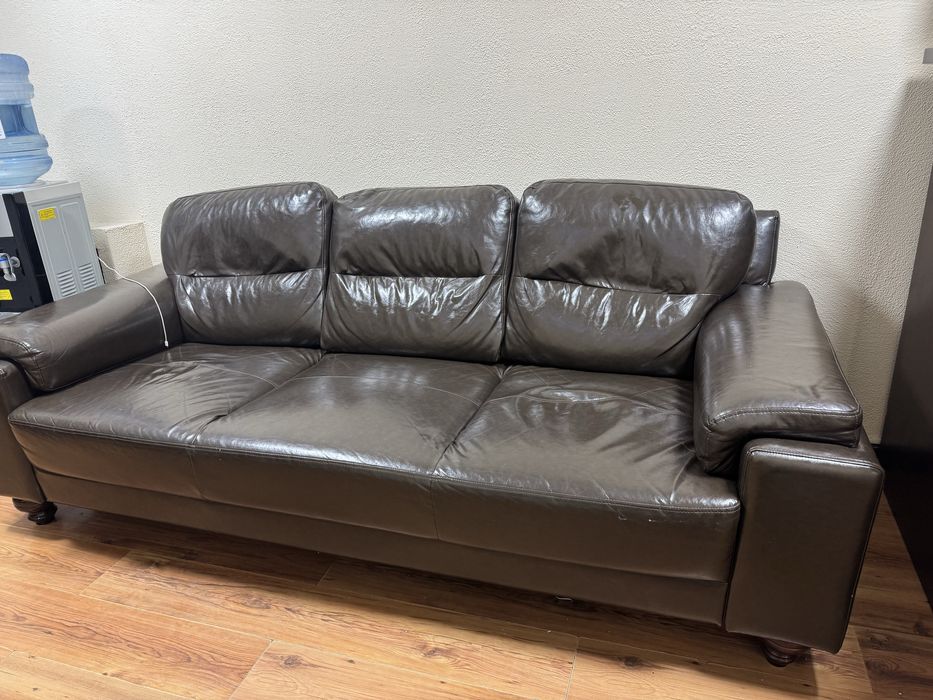 Продам диван экокожанный
