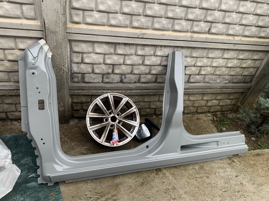 Prag dreapta Dacia Dokker /varianta persoane si marfa