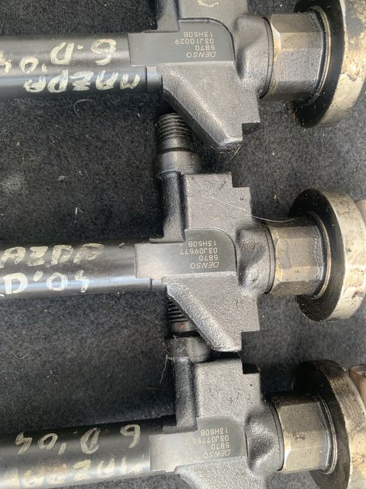 Injectoare Mazda 6 2.0 D 100KW 136CP 2002-2007 DENSO 13H50B