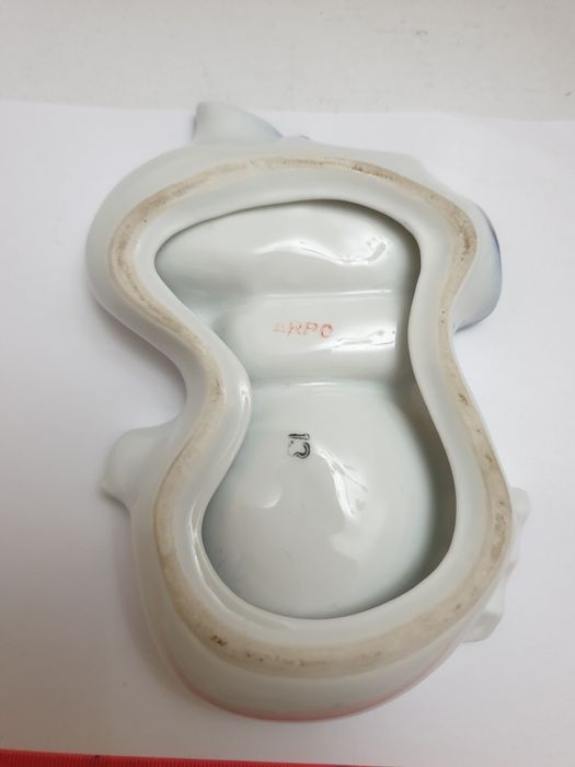 Scrumiera din porțelan