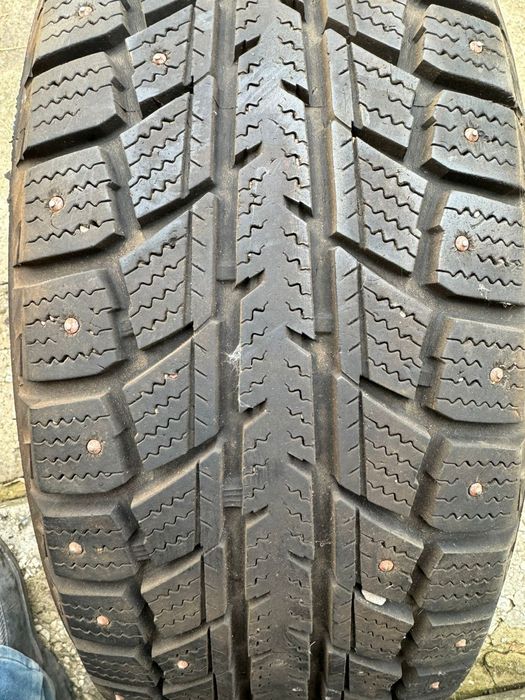 Продам резину зима шипы