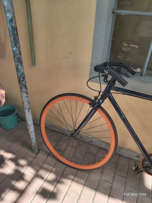 Vând Bicicleta  b