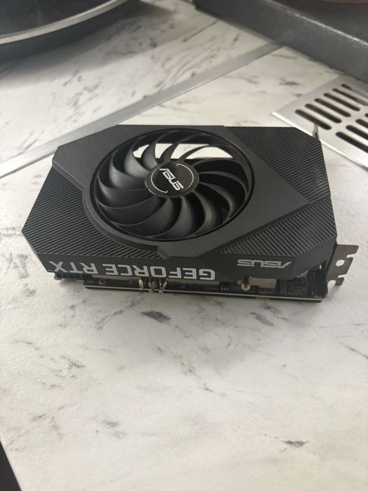 Placa video 3060 12gb ddr6 defecta