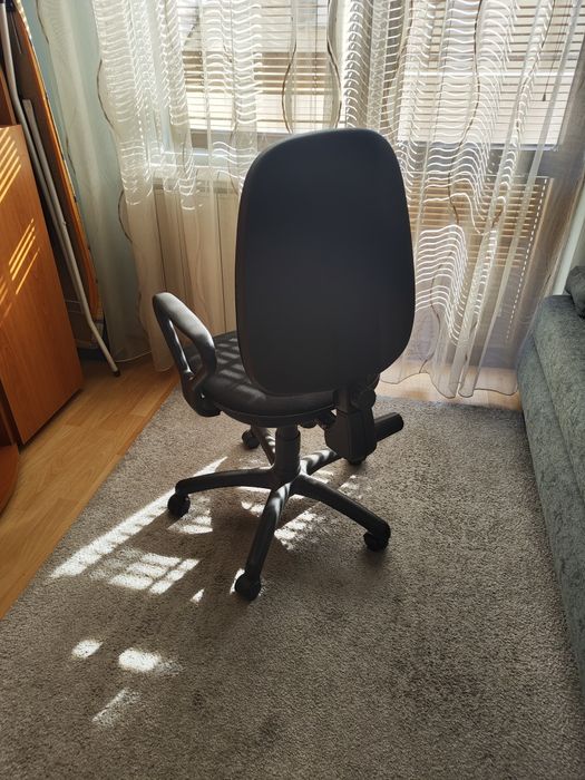 Офис стол за детска стая или офис