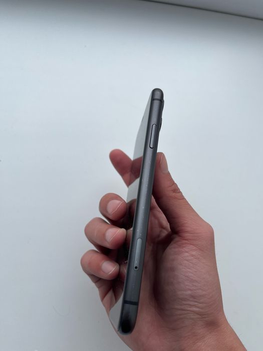 Продам iPhone 11 в хорошем состоянии