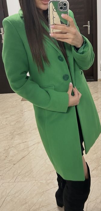 Дамско палто в зелен цвят