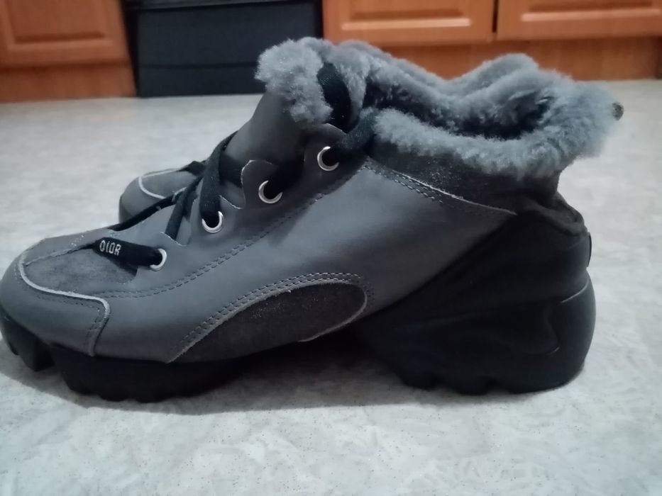 Ботинки женские размер 37