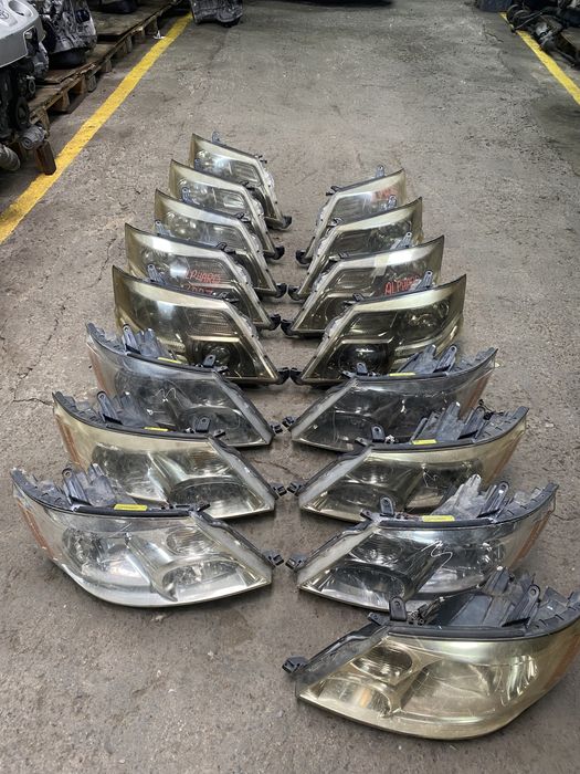 Передние фары Тойота Альфард