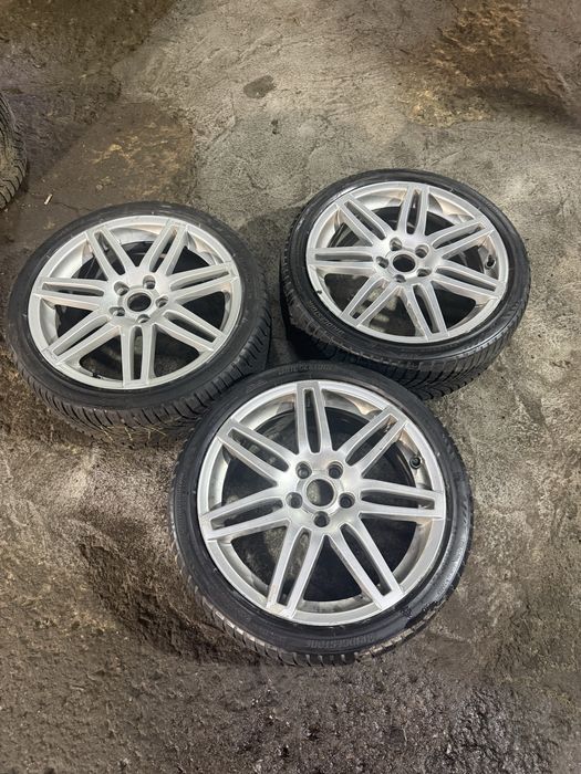 Bridgestone 225 40 18  зимни 3 броя  джанти за Аudi 18 цола