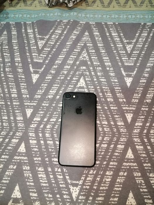 Продам iPhone 7 минусов нет!