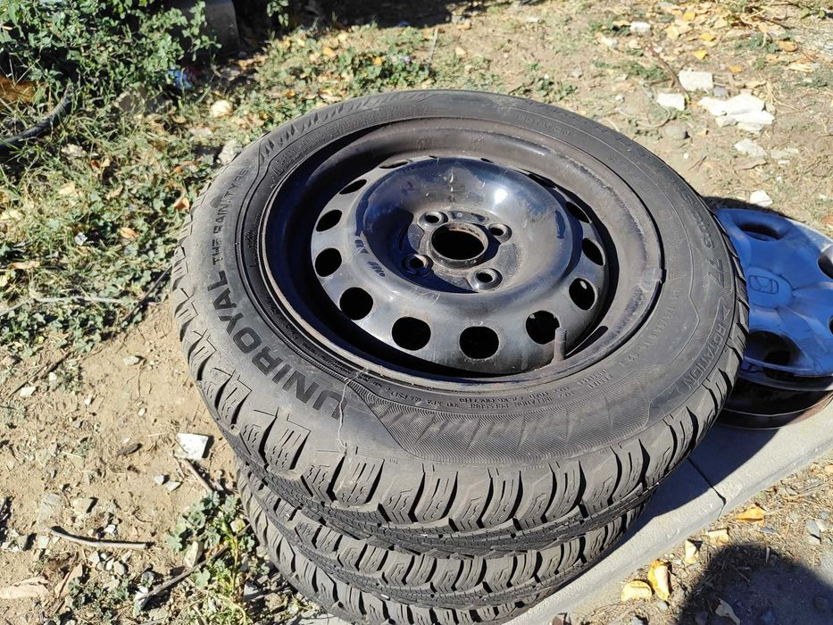 Зимни гуми със стоманени джанти 14 цола от Хонда Джаз 2005 година гр ...