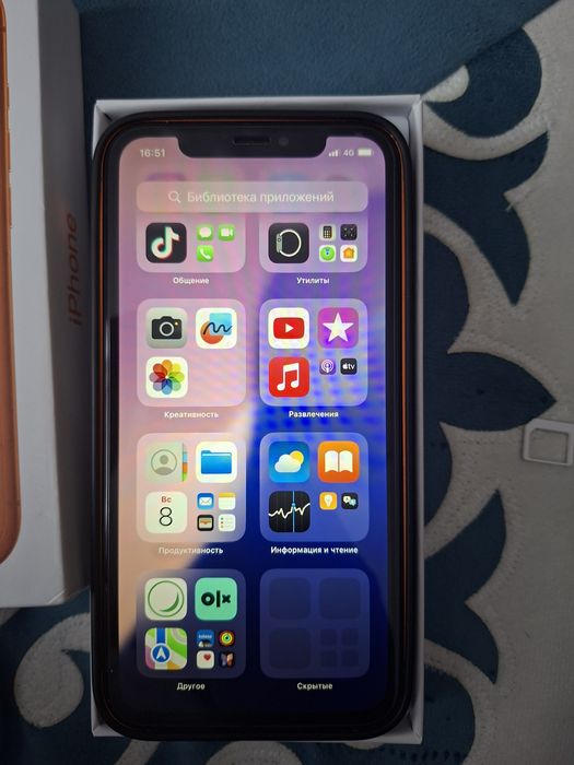 Продам iPhone XR