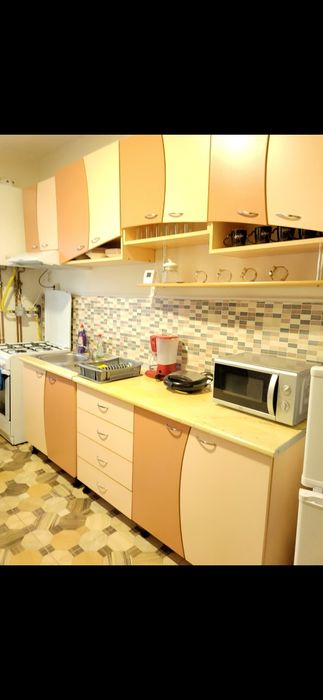 Inchiriez apartament