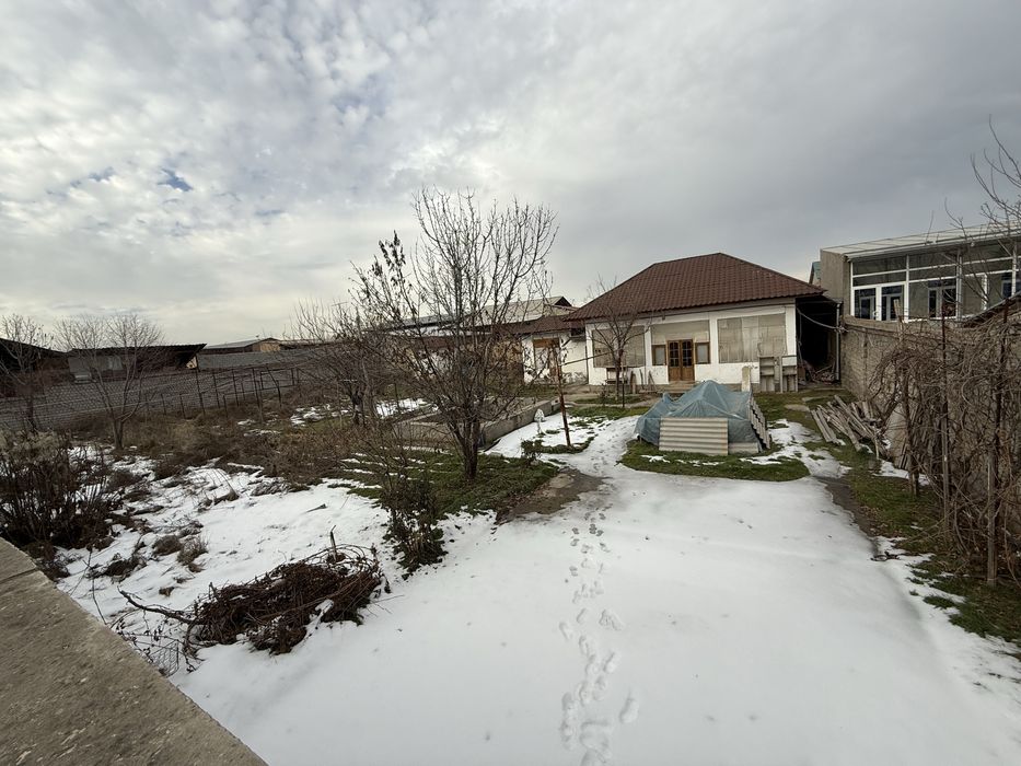 Срочна Yer sotiladi 12 Sotix. Bo’lib berishga ham beriladi