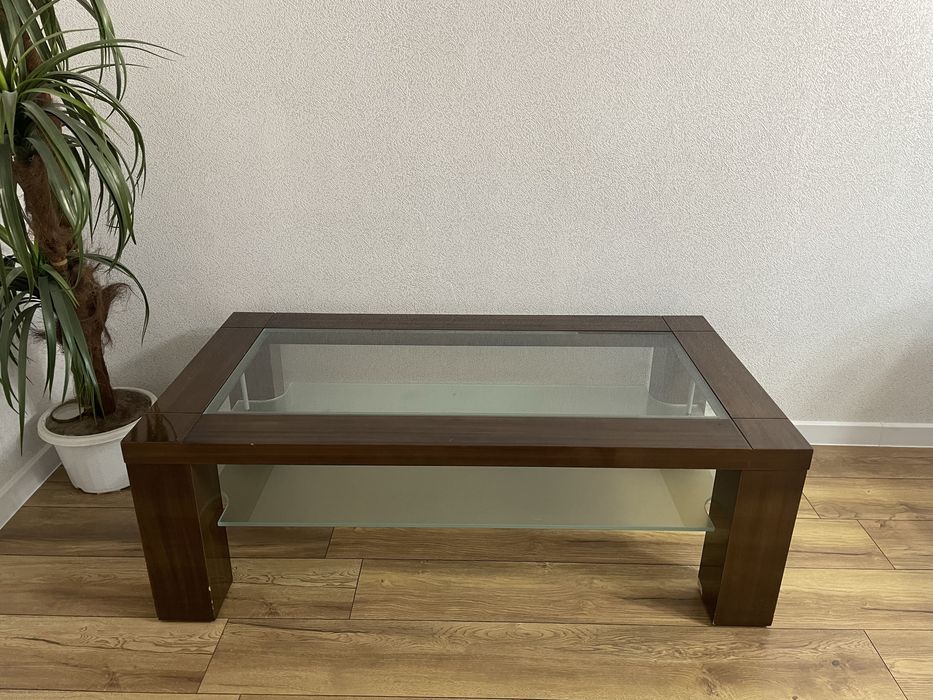 Стол в отличном состоянии