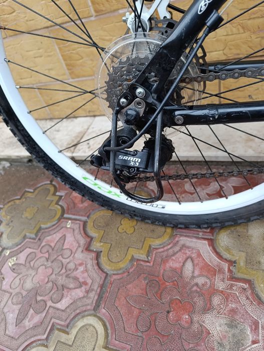 Carrera 24 цола   .