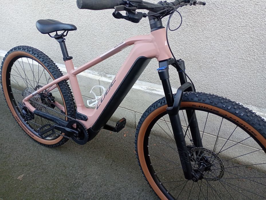 Bicicleta electrica Cube reaction