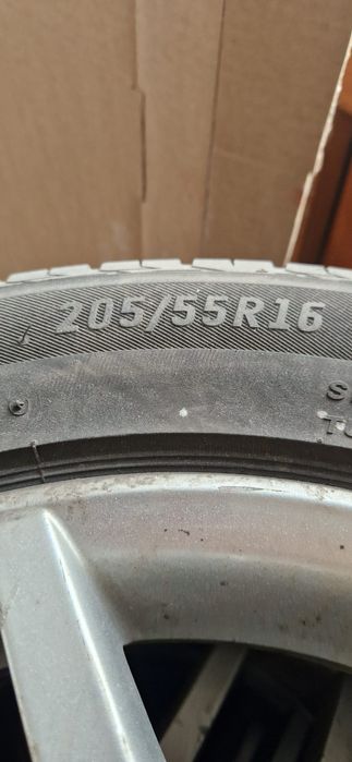 Jante golf4 205/55R16 impecabile cauciucuri de vara noi fara suduri