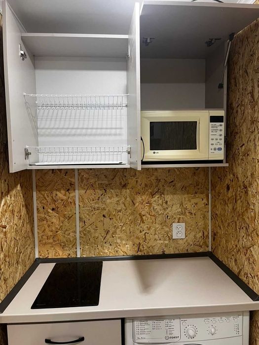 продам 1-к квартиру Валиханова 4/5 26м2