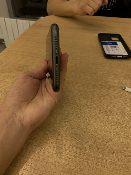 Продам iphone 11