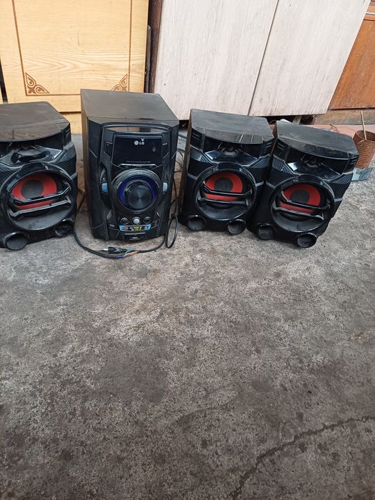 Продаю музыкальный центр