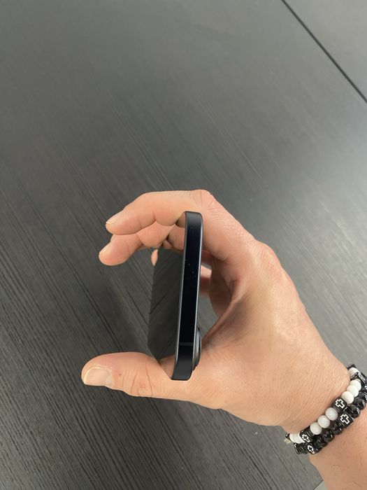 Iphone 16 - 128gb . Baterie 100%, 33 cicluri, impecabil