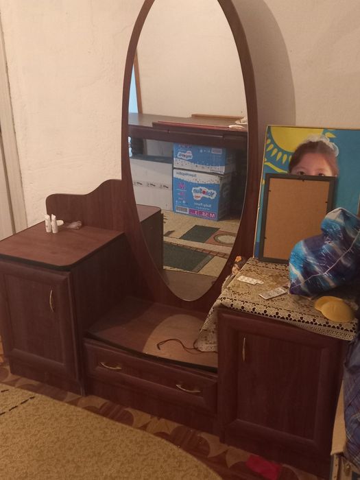 Продается спальный гарнитур