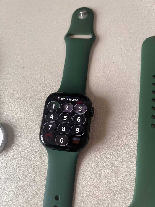 Продаю Apple Watch Series 7 45mm