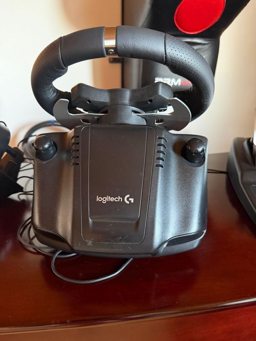 Vand volan Logitech