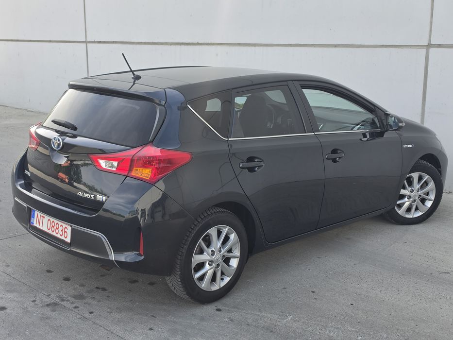 Toyota Auris Hybrid 2015 xenon navi Trapa clima Camera schimb variante