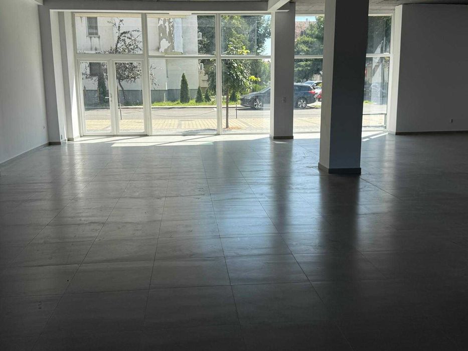 Oferim spre  inchiriere spatii comerciale in bloc nou