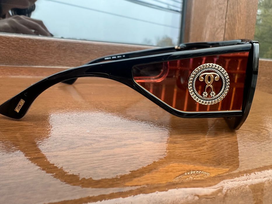 НОВИ слънчеви очила Moschino