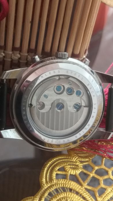 Vand ceas mecanism automatic