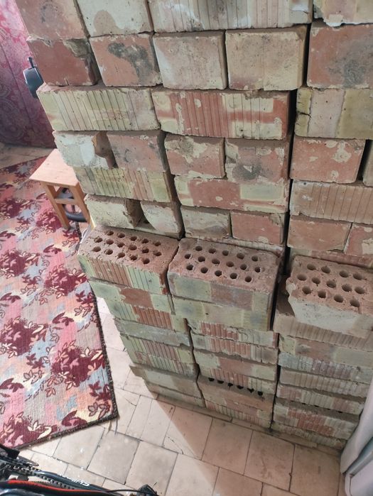 Продается кирпич