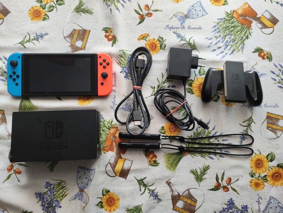 Nintendo Switch puțin utilizat+joc super Mario  Odyssey