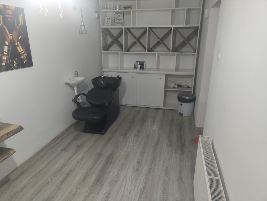 Inchiriere salon infrumusetare /spatiu comercial