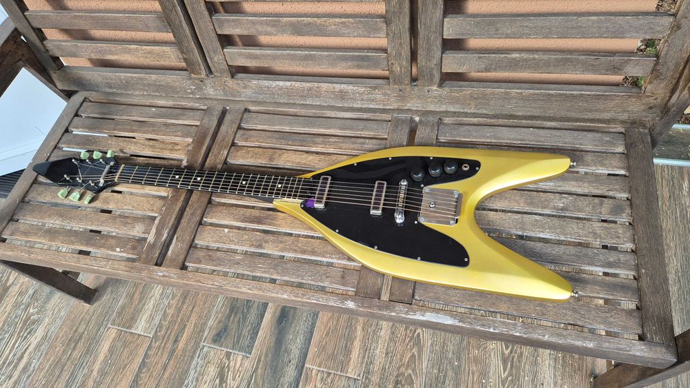 Еектрическа Китара Орфей Ракета