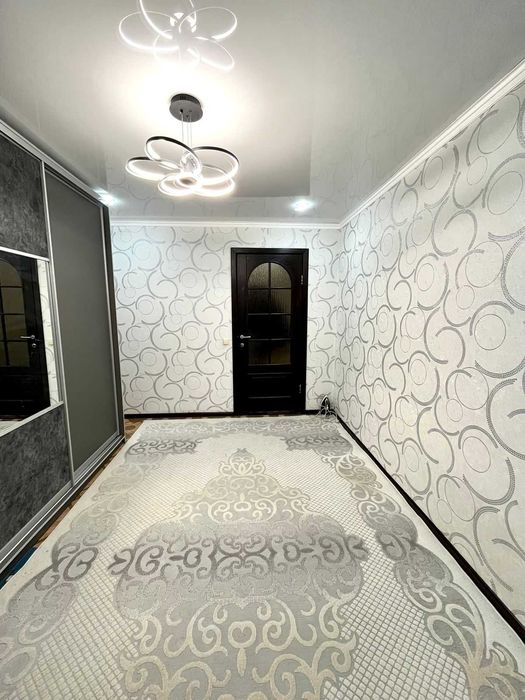 Продать 2-х комн квартиру район Строитель .