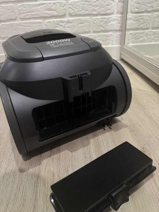 Продам пылесос LG 2000 ватт в отличном состоянии