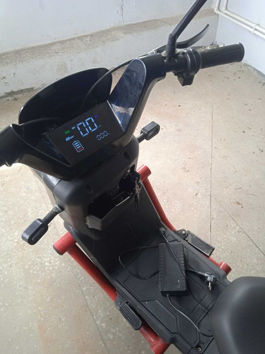 Электроскутер Tank 800 мощный