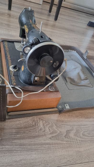Masina de cusut electrica Podolsk 1980