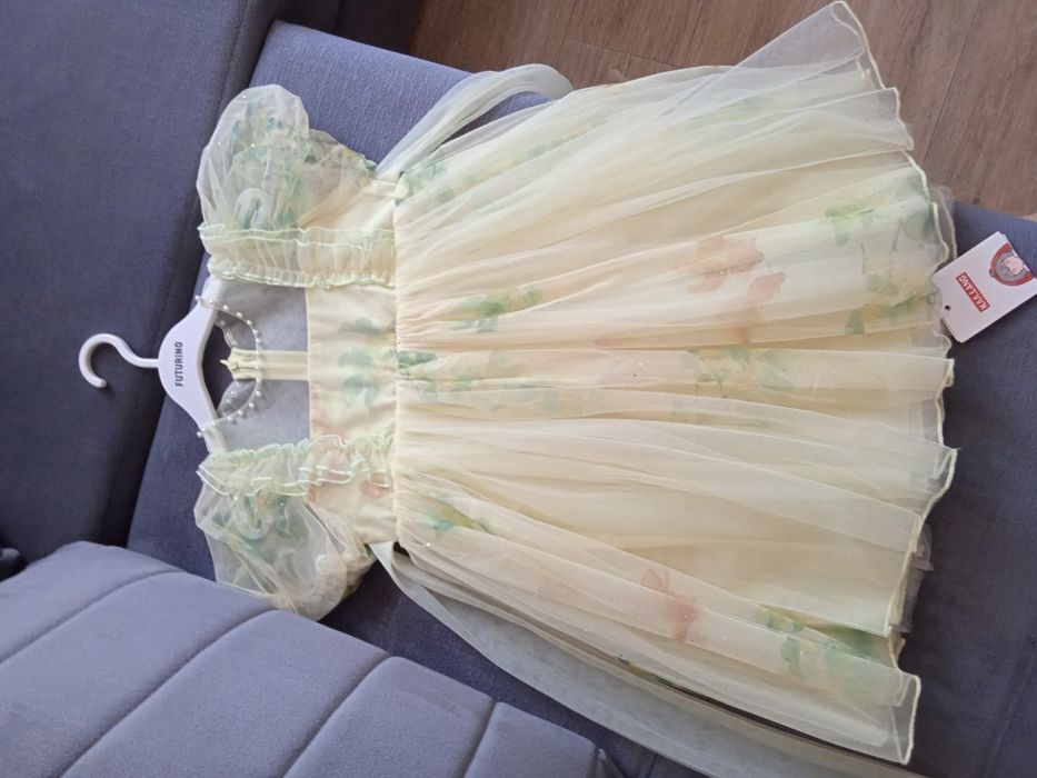 Нарядные платья  2-6 лет